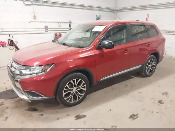 JA4AZ3A34JZ051951 2018 MITSUBISHI OUTLANDER - Image 2