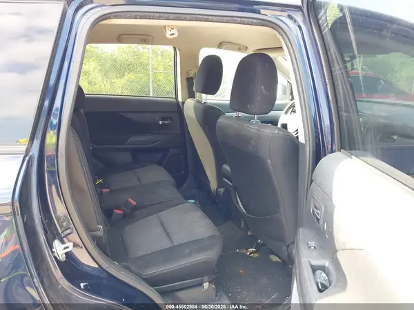 JA4AZ3A34JZ056812 2018 MITSUBISHI OUTLANDER - Image 8