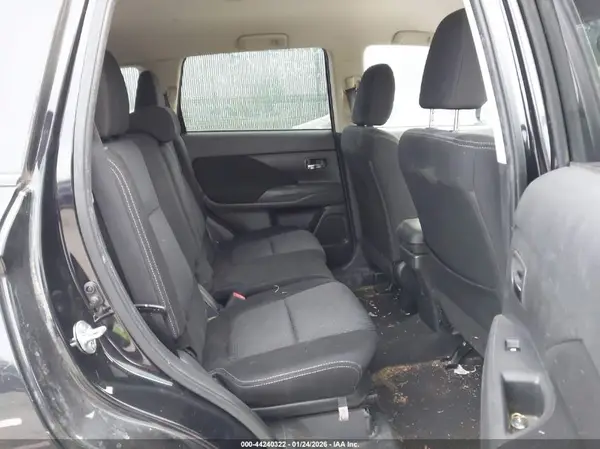 JA4AZ3A34JZ059497 2018 MITSUBISHI OUTLANDER - Image 8