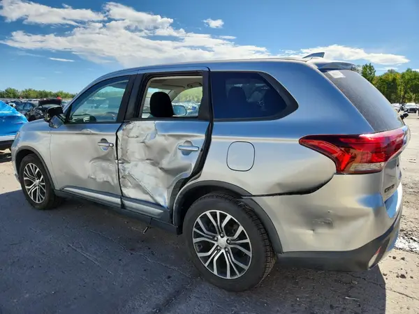 JA4AZ3A34JZ059645 2018 MITSUBISHI OUTLANDER - Image 2
