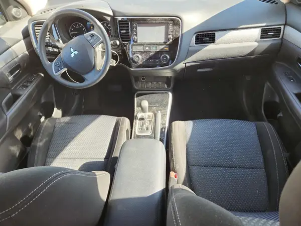 JA4AZ3A34JZ059645 2018 MITSUBISHI OUTLANDER - Image 8