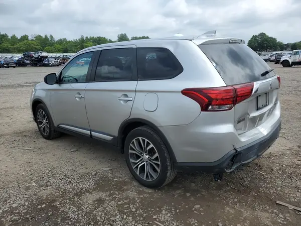JA4AZ3A34JZ061511 2018 MITSUBISHI OUTLANDER - Image 2