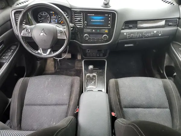 JA4AZ3A34JZ062920 2018 MITSUBISHI OUTLANDER - Image 8
