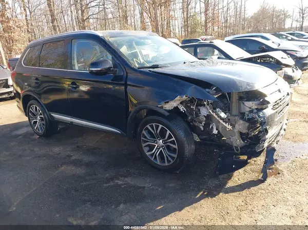 JA4AZ3A34JZ066787 2018 MITSUBISHI OUTLANDER - Image 1