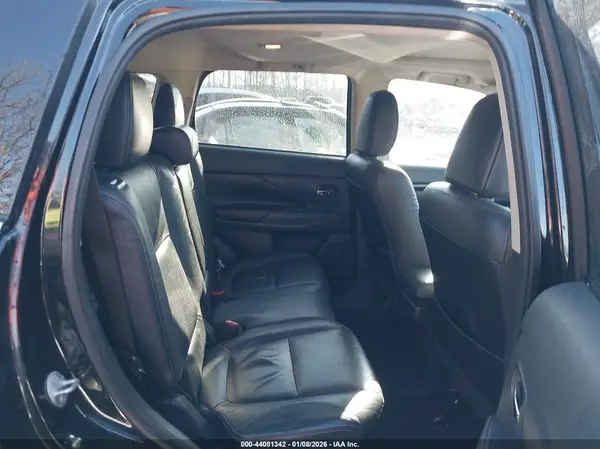 JA4AZ3A34JZ066787 2018 MITSUBISHI OUTLANDER - Image 8