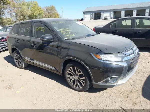 JA4AZ3A34JZ067275 2018 MITSUBISHI OUTLANDER - Image 1