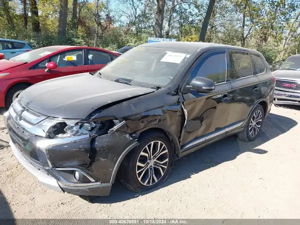 JA4AZ3A34JZ067275 2018 MITSUBISHI OUTLANDER - Image 2