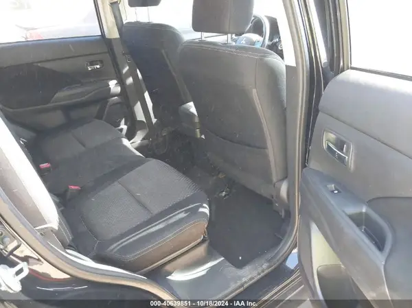 JA4AZ3A34JZ067275 2018 MITSUBISHI OUTLANDER - Image 8