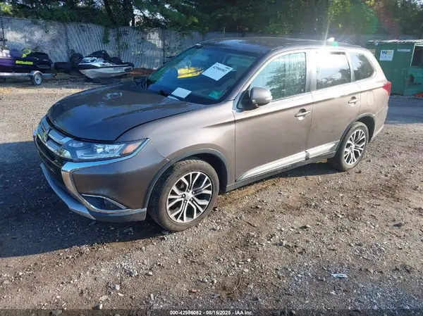 JA4AZ3A34JZ067518 2018 MITSUBISHI OUTLANDER - Image 2