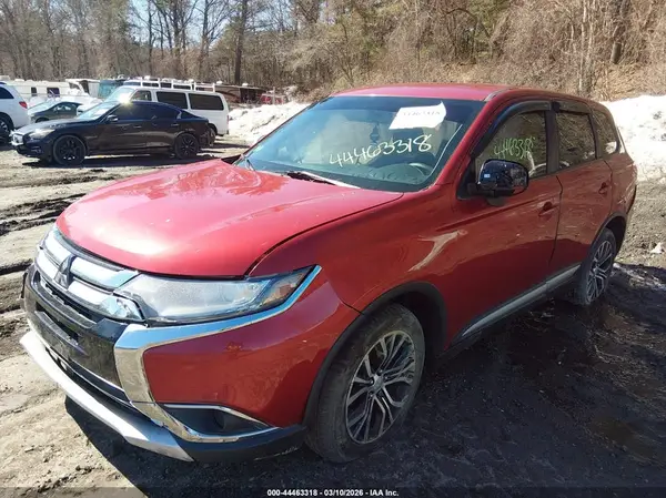 JA4AZ3A34JZ071407 2018 MITSUBISHI OUTLANDER - Image 2