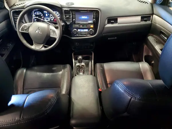 JA4AZ3A34JZ071634 2018 MITSUBISHI OUTLANDER - Image 8