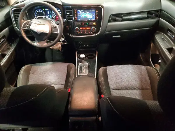 JA4AZ3A34KZ004808 2019 MITSUBISHI OUTLANDER - Image 8