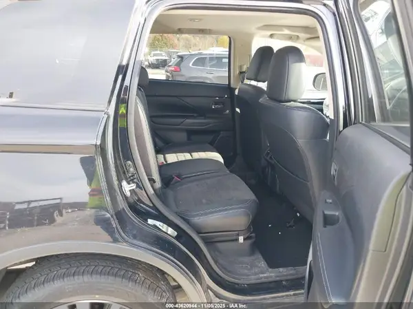 JA4AZ3A34KZ005246 2019 MITSUBISHI OUTLANDER - Image 8