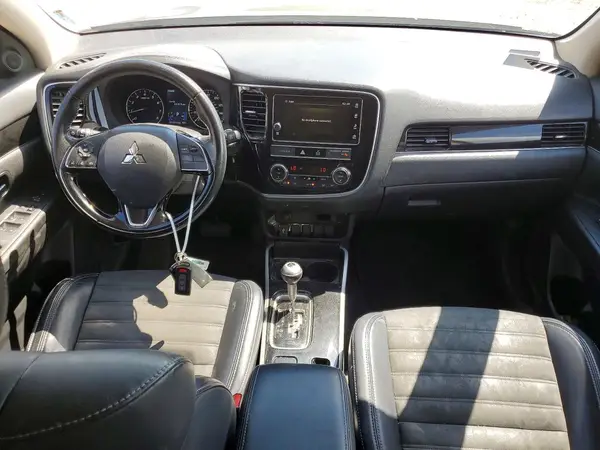 JA4AZ3A34KZ010642 2019 MITSUBISHI OUTLANDER - Image 8
