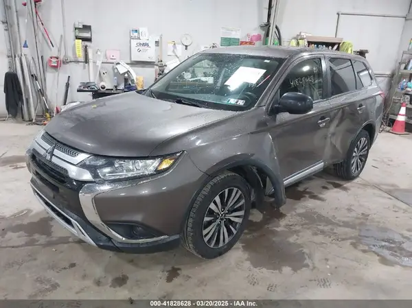 JA4AZ3A34KZ020667 2019 MITSUBISHI OUTLANDER - Image 2