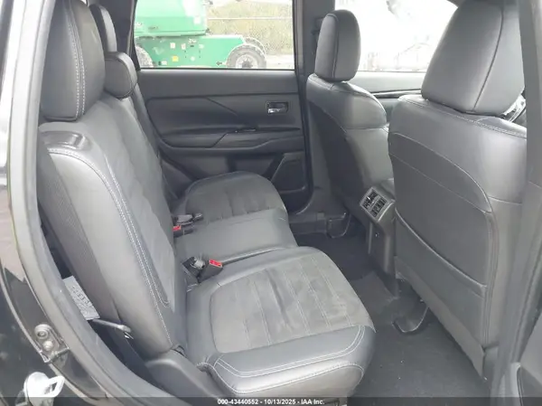 JA4AZ3A34KZ028820 2019 MITSUBISHI OUTLANDER - Image 8