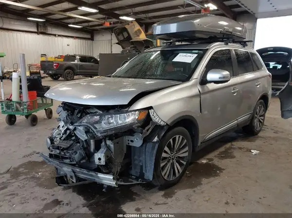JA4AZ3A34KZ040160 2019 MITSUBISHI OUTLANDER - Image 2
