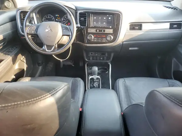JA4AZ3A34KZ041017 2019 MITSUBISHI OUTLANDER - Image 8