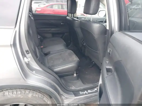 JA4AZ3A34KZ042152 2019 MITSUBISHI OUTLANDER - Image 8