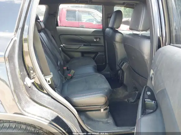 JA4AZ3A34LZ013364 2020 MITSUBISHI OUTLANDER - Image 8