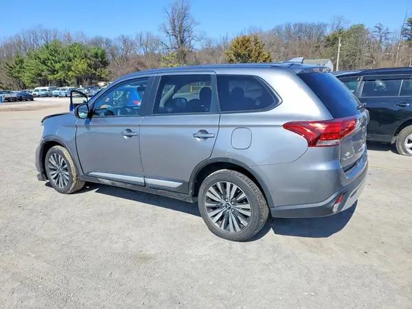 JA4AZ3A34LZ014563 2020 MITSUBISHI OUTLANDER - Image 2
