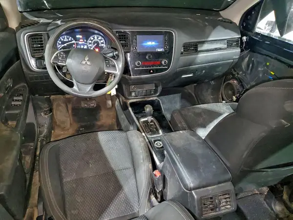 JA4AZ3A34LZ014661 2020 MITSUBISHI OUTLANDER - Image 8