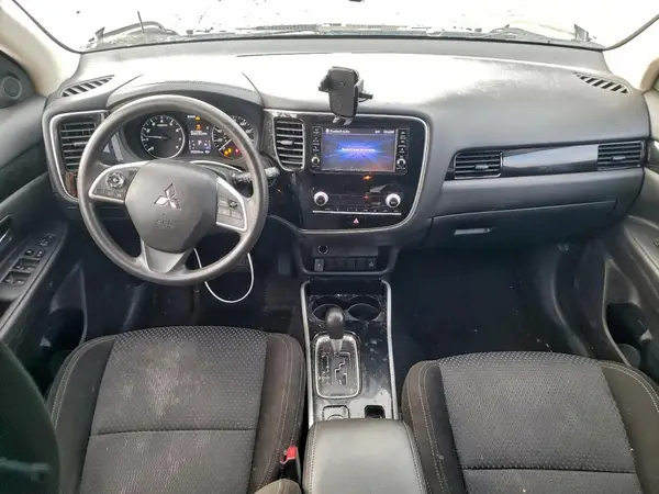 JA4AZ3A34LZ017656 2020 MITSUBISHI OUTLANDER - Image 8