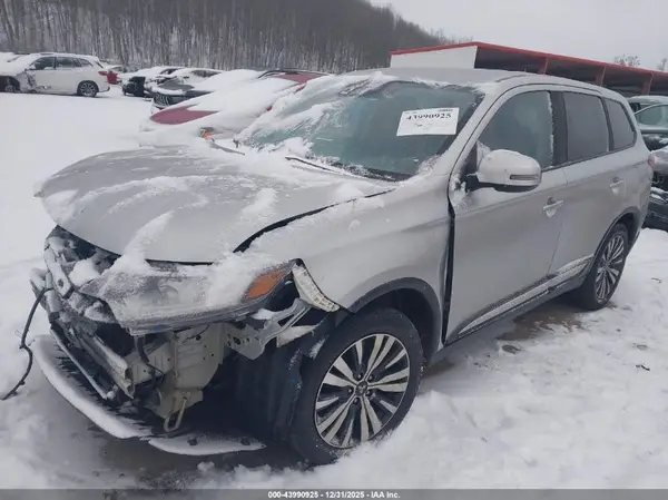 JA4AZ3A34LZ022825 2020 MITSUBISHI OUTLANDER - Image 2