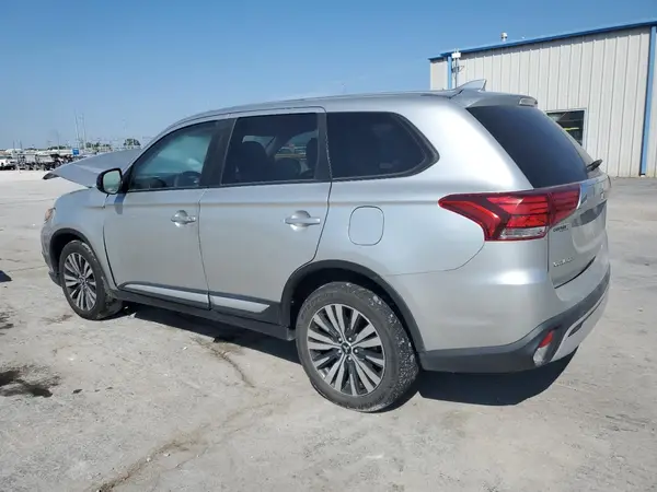JA4AZ3A34LZ026860 2020 MITSUBISHI OUTLANDER - Image 2