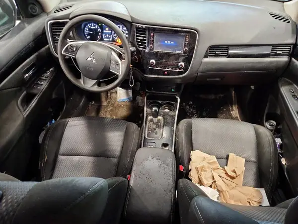 JA4AZ3A34LZ027684 2020 MITSUBISHI OUTLANDER - Image 8