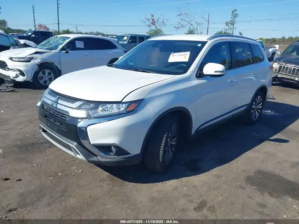 JA4AZ3A34LZ031105 2020 MITSUBISHI OUTLANDER - Image 2