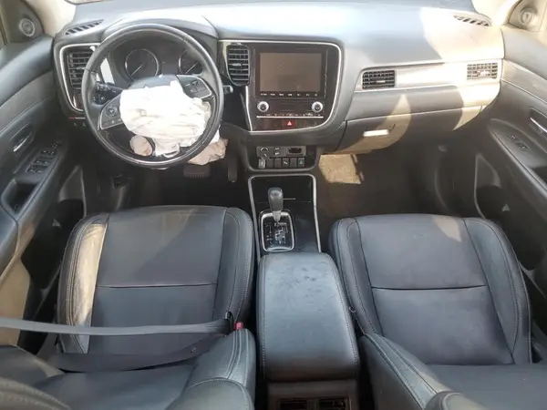 JA4AZ3A34LZ031797 2020 MITSUBISHI OUTLANDER - Image 8