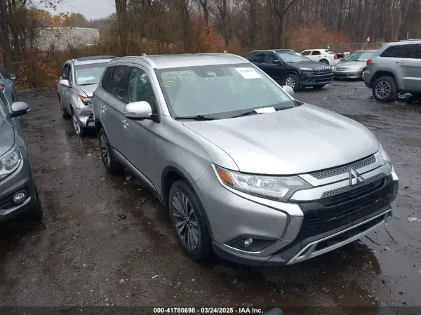 JA4AZ3A34LZ034022 2020 MITSUBISHI OUTLANDER - Image 1
