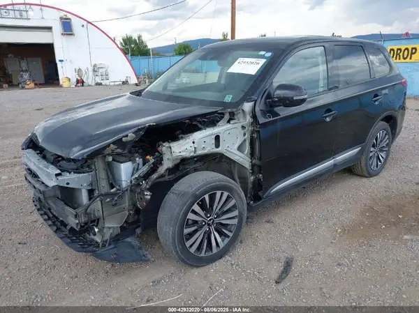 JA4AZ3A34LZ039043 2020 MITSUBISHI OUTLANDER - Image 2