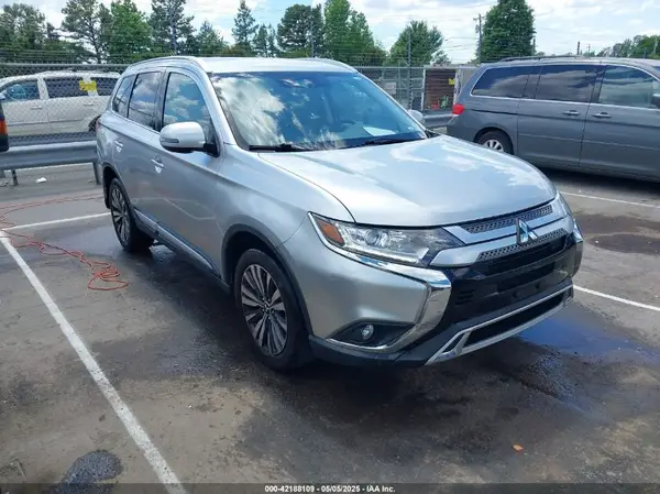 JA4AZ3A34LZ040810 2020 MITSUBISHI OUTLANDER - Image 1