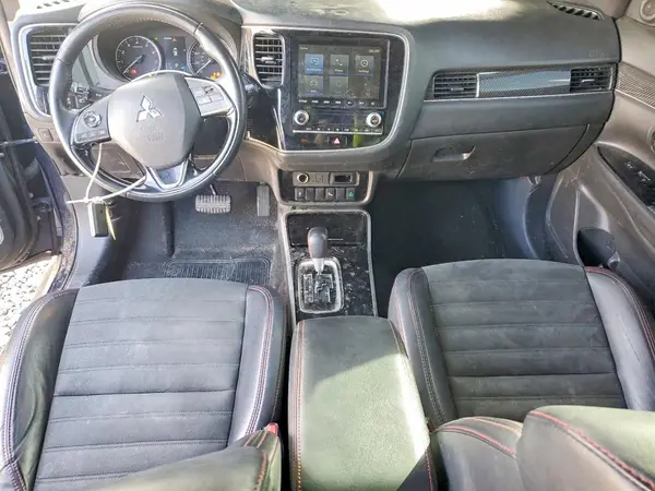 JA4AZ3A34LZ043044 2020 MITSUBISHI OUTLANDER - Image 8