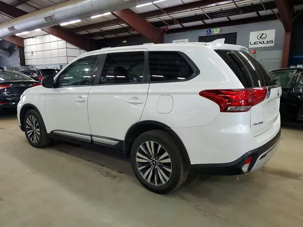 JA4AZ3A34LZ046266 2020 MITSUBISHI OUTLANDER - Image 2