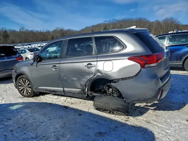 JA4AZ3A34LZ047658 2020 MITSUBISHI OUTLANDER - Image 2