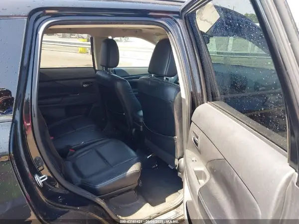 JA4AZ3A35GZ003027 2016 MITSUBISHI OUTLANDER - Image 8