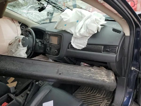 JA4AZ3A35GZ007742 2016 MITSUBISHI OUTLANDER - Image 8