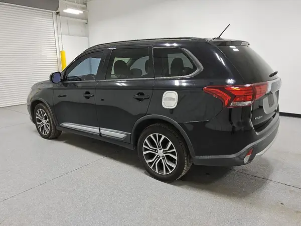 JA4AZ3A35GZ009183 2016 MITSUBISHI OUTLANDER - Image 2