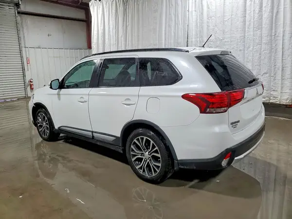 JA4AZ3A35GZ010740 2016 MITSUBISHI OUTLANDER - Image 2