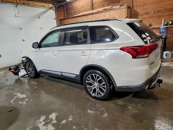 JA4AZ3A35GZ012438 2016 MITSUBISHI OUTLANDER - Image 2