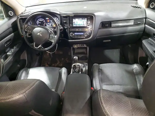 JA4AZ3A35GZ015145 2016 MITSUBISHI OUTLANDER - Image 8