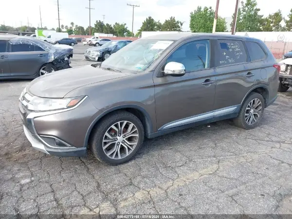 JA4AZ3A35GZ018868 2016 MITSUBISHI OUTLANDER - Image 2