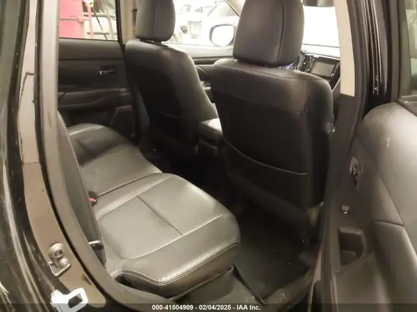 JA4AZ3A35GZ037422 2016 MITSUBISHI OUTLANDER - Image 8