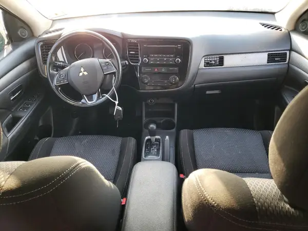JA4AZ3A35GZ039509 2016 MITSUBISHI OUTLANDER - Image 8