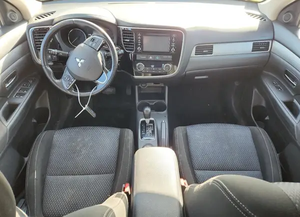 JA4AZ3A35GZ055841 2016 MITSUBISHI OUTLANDER - Image 8