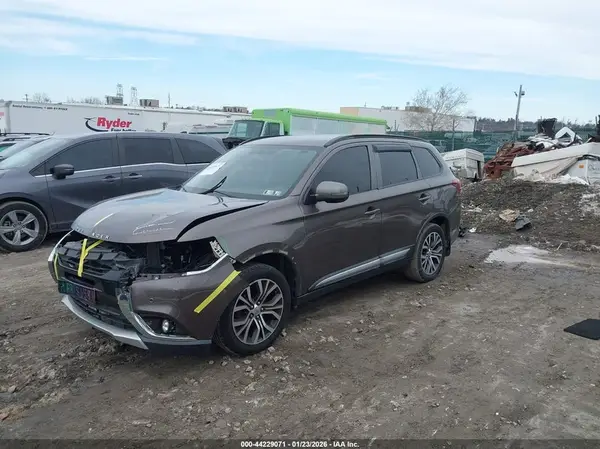 JA4AZ3A35GZ062773 2016 MITSUBISHI OUTLANDER - Image 2