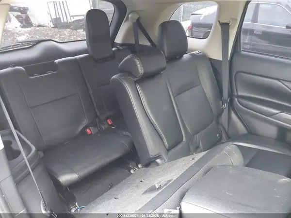 JA4AZ3A35GZ062773 2016 MITSUBISHI OUTLANDER - Image 8